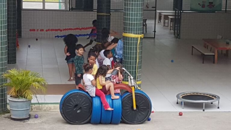 Creche municipal de Florianópolis desenvolve salas temáticas para ampliar imaginação e aprendizado das crianças