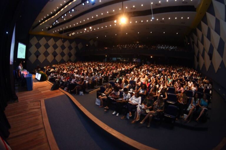 Congresso de Educação reúne cerca de 1300 professores na Capital