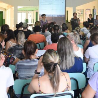 Redes Municipais de Ensino realizam parada de estudo para tratar da Base Nacional Comum Curricular e suas mudanças na Educação Infantil e Fundamental