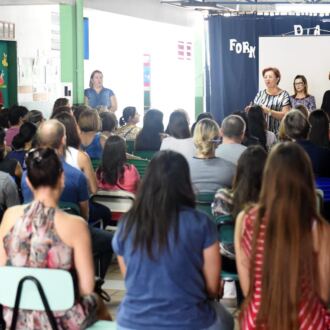 Redes Municipais de Ensino realizam parada de estudo para tratar da Base Nacional Comum Curricular e suas mudanças na Educação Infantil e Fundamental