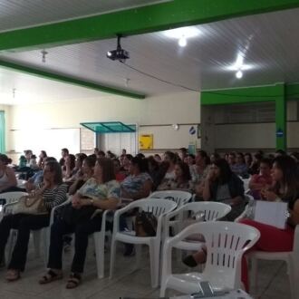 Redes Municipais de Ensino realizam parada de estudo para tratar da Base Nacional Comum Curricular e suas mudanças na Educação Infantil e Fundamental