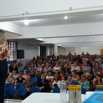 Redes Municipais de Ensino realizam parada de estudo para tratar da Base Nacional Comum Curricular e suas mudanças na Educação Infantil e Fundamental
