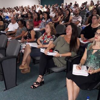 Redes Municipais de Ensino realizam parada de estudo para tratar da Base Nacional Comum Curricular e suas mudanças na Educação Infantil e Fundamental