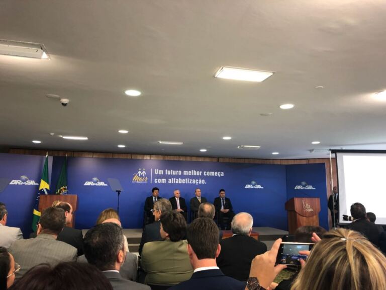 MEC libera recursos do Programa Mais Alfabetização e homenageia municípios pelo desempenho na ANA/2016