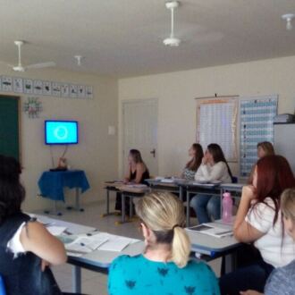 Redes Municipais de Ensino realizam parada de estudo para tratar da Base Nacional Comum Curricular e suas mudanças na Educação Infantil e Fundamental