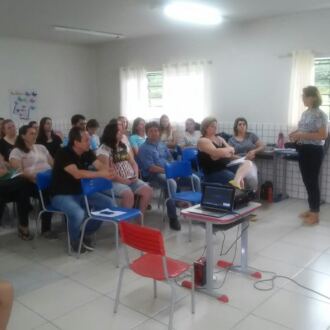 Redes Municipais de Ensino realizam parada de estudo para tratar da Base Nacional Comum Curricular e suas mudanças na Educação Infantil e Fundamental