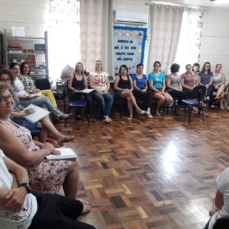 Redes Municipais de Ensino realizam parada de estudo para tratar da Base Nacional Comum Curricular e suas mudanças na Educação Infantil e Fundamental