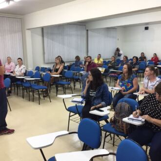 Redes Municipais de Ensino realizam parada de estudo para tratar da Base Nacional Comum Curricular e suas mudanças na Educação Infantil e Fundamental