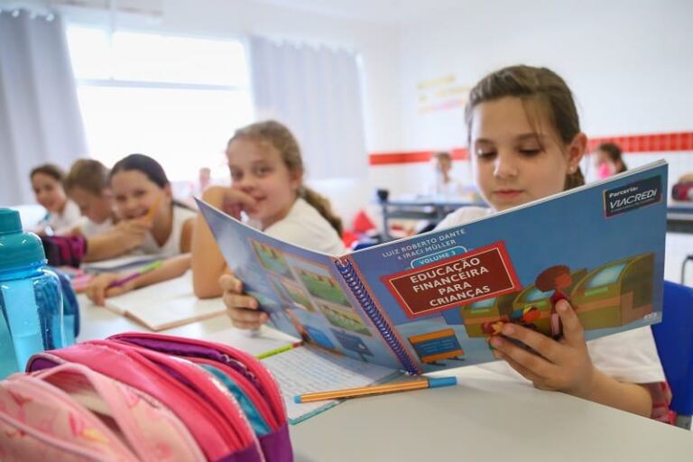 Projeto leva educação financeira para escolas de Massaranduba