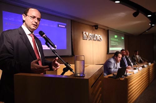 MEC lança edital para apoiar projetos de tecnologias digitais para as escolas públicas