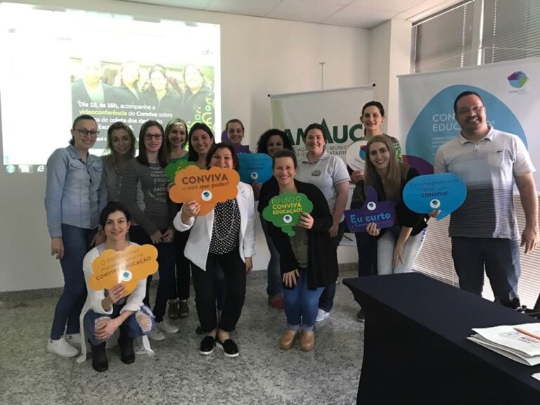 Undime-SC realiza capacitação da Plataforma Conviva Educação para nutricionistas da AMAUC