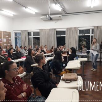 Municípios de Santa Catarina organizam discussões sobre a proposta curricular do território catarinense