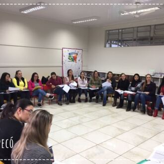 Municípios de Santa Catarina organizam discussões sobre a proposta curricular do território catarinense