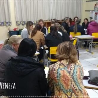 Municípios de Santa Catarina organizam discussões sobre a proposta curricular do território catarinense