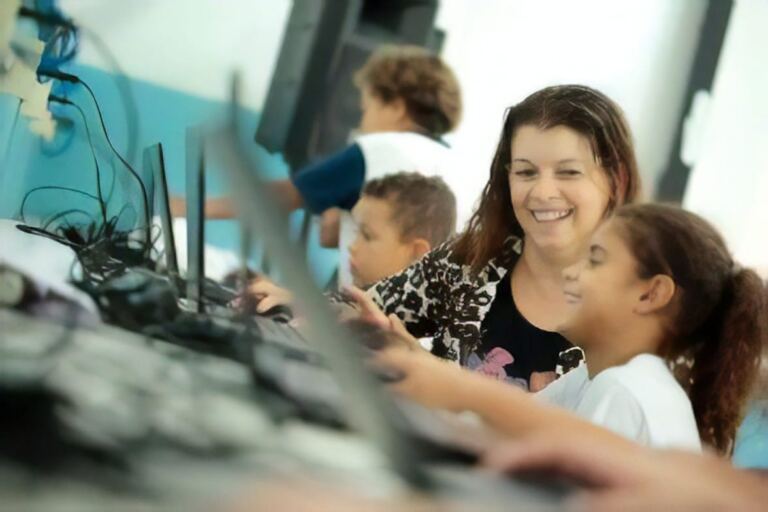 Escola Digital disponibiliza curso gratuito sobre Tecnologia e Currículo