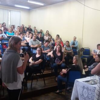 Mais de 350 dirigentes e técnicos participam do Curso Gestão para Educação Municipal em Florianópolis