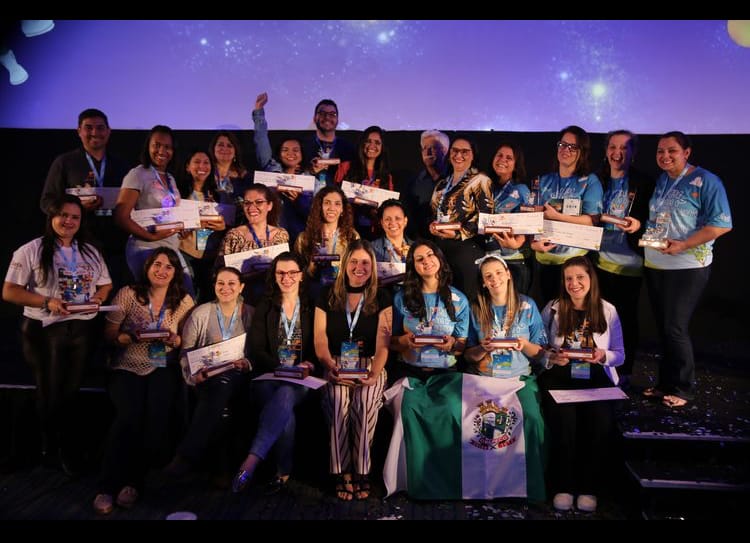 Professores chapecoenses recebem premiação