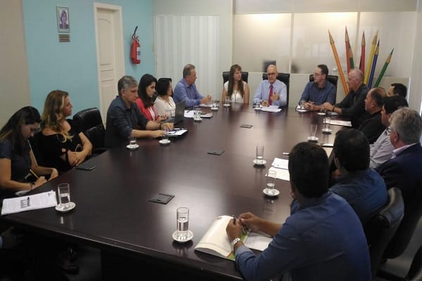 UNDIME-SC, FECAM e SED discutem situação do transporte escolar para 2019