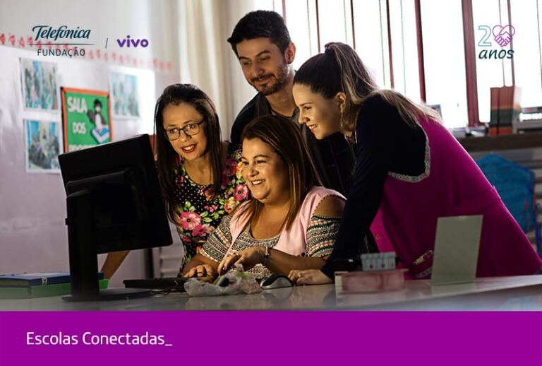 Cursos do projeto Escolas Conectadas recebem inscrições até 2 de abril