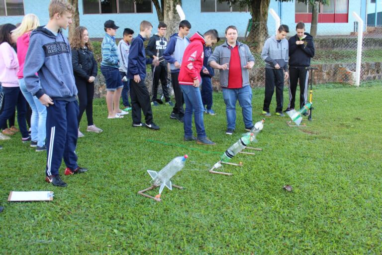 Alunos da Rede Municipal de Ensino de Mondaí participam da 13ª Mostra Brasileira de Foguetes