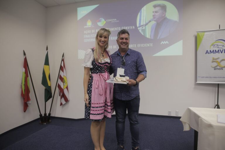 Gov. Celso Ramos está entre os 10 finalistas da Ação de Reconhecimento do Conviva Educação