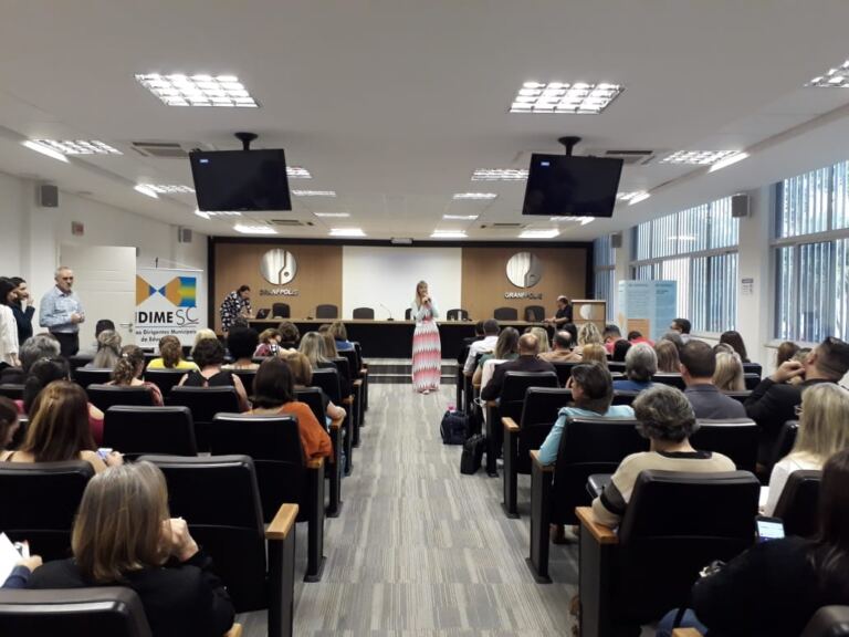 UndimeSC promove encontro de formação continuada sobre o Currículo Catarinense