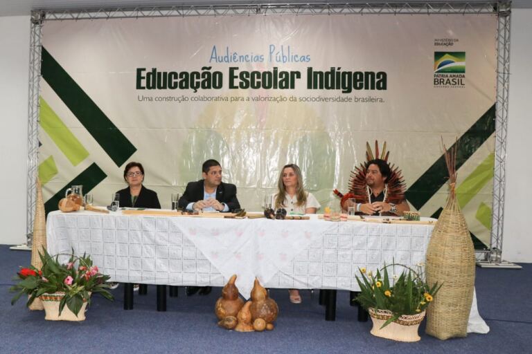 Sandra Galera representa UndimeSC na elaboração do I Plano Nacional de Educação Escolar Indígena