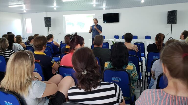 Professores de Piratuba participam de seminário sobre o novo Fundeb