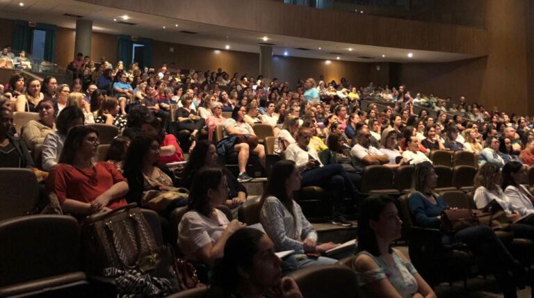 Rede Municipal de Ensino de Joinville realiza formação para construção de currículo conforme BNCC