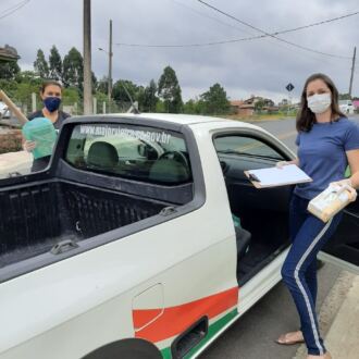 Secretaria de Major Vieira entrega materiais na porta de alunos assegurando o aprendizado durante o isolamento social