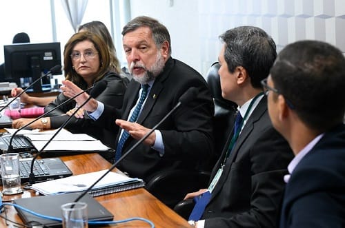 Divulgado relatório do senador Flávio Arns referente à PEC do Novo Fundeb