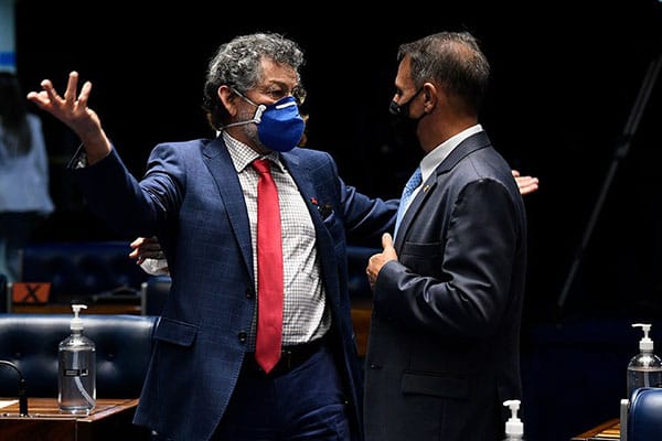 Relatório e votação da PEC Emergencial ficam para semana que vem