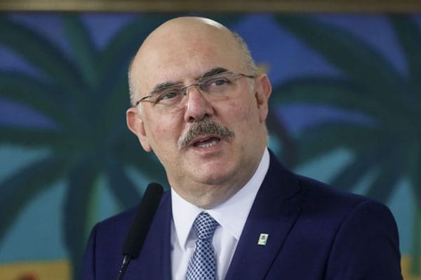 Deputados ouvem ministro da Educação nesta quarta sobre as prioridades da pasta