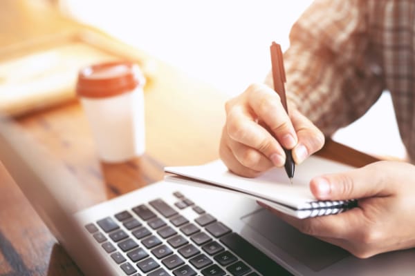 Guia Prático dos Programas de Manutenção Escolar traz informações e sugestões sobre o Pnate, Caminho da Escola e PDDE