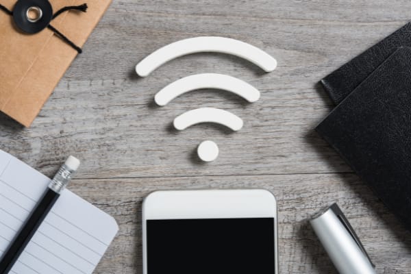 Promulgada lei que garante R$ 3,5 bi para internet de aluno e professor da rede pública