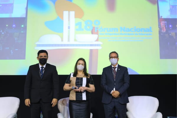 Implementação dos novos currículos à luz da Base Nacional Comum Curricular é tema de debate no 18º Fórum Nacional