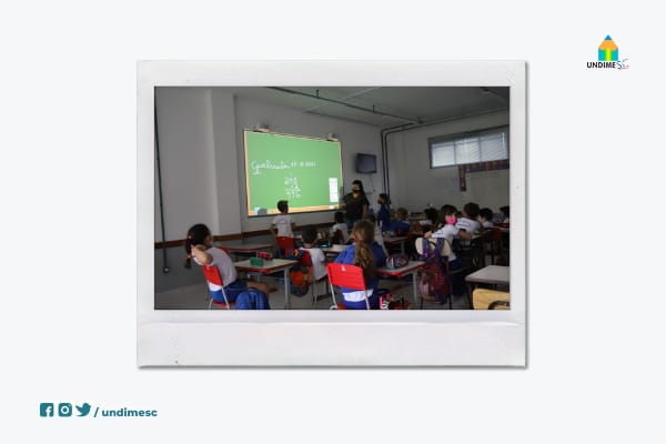 Guabiruba adquire 66 lousas digitais interativas para escolas do município