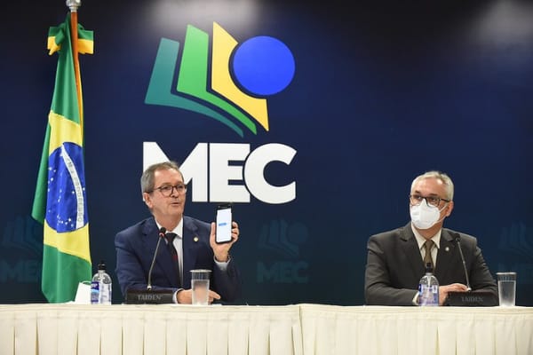MEC lança versão 2.0 do aplicativo Clique Escola