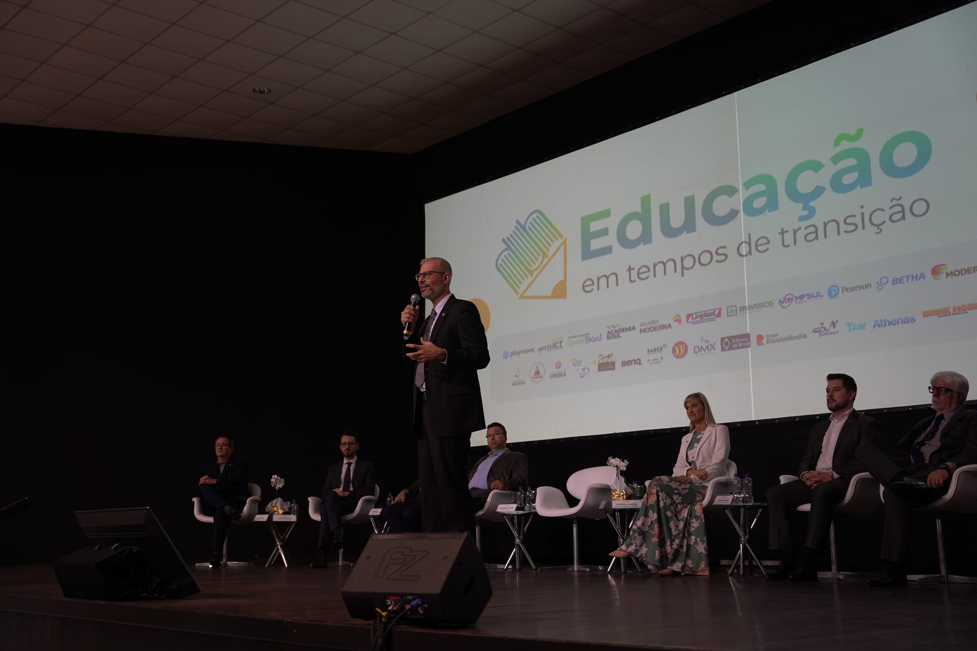 Ministro da Educação prestigia abertura do 6° Fórum Undime/SC e Região Sul