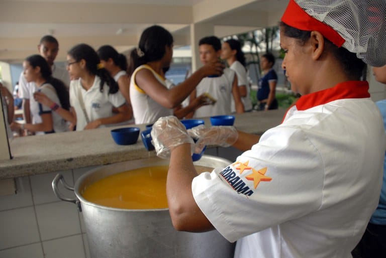 Caderno de receitas inovadoras para alimentação escolar já está disponível no portal do FNDE