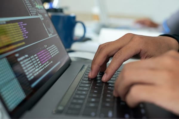 Estados e municípios devem transmitir ou retificar informações ao Tesouro Nacional e FNDE para se habilitarem à complementação da União na modalidade VAAT do ano de 2023