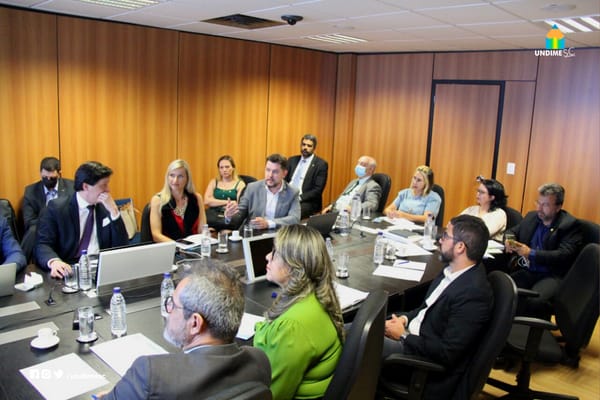 Santa Catarina apresenta lei do ICMS Educacional durante reunião no Ministério da Educação