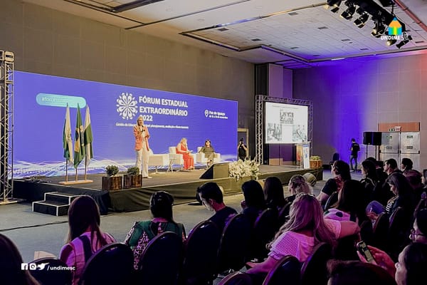 Propondo reflexões sobre Primeira Infância, presidente compõe painel no Fórum Extraordinário da Undime/PR