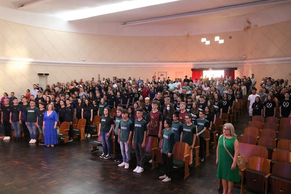 Estudantes do ensino fundamental se formam em São Bento do Sul
