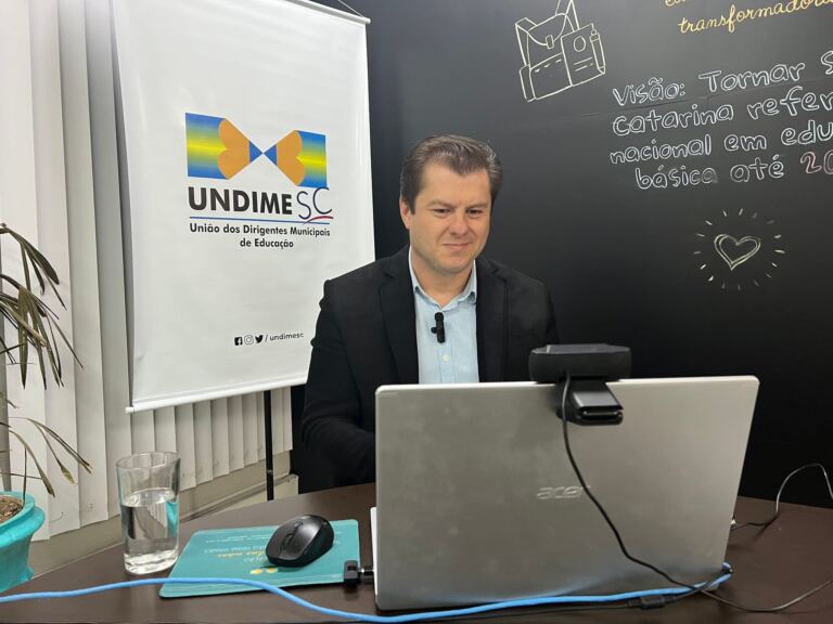 Saúde mental é tema de live com familiares de estudantes catarinenses e já ultrapassa 38 mil visualizações no YouTube