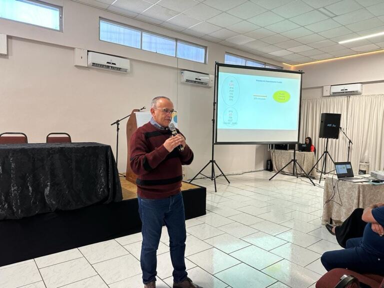 Fraiburgo/SC recebe Encontro Regional da Undime-SC com casa lotada e apresentação artística-cultural do município
