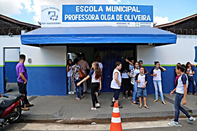 Lei prevê criação de conselhos escolares em estados e municípios