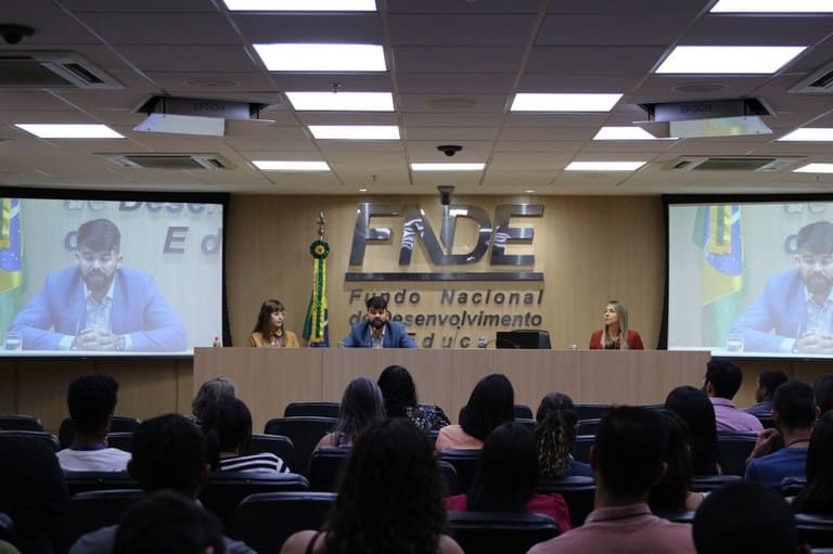 FNDE lança minicursos de prestação de contas de programas e projetos educacionais