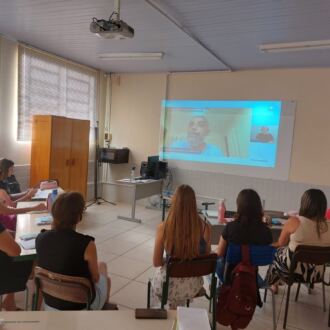 Palestra de abertura do ano letivo com Geraldo Peçanha de Almeida mobilizou redes municipais de ensino de Santa Catarina