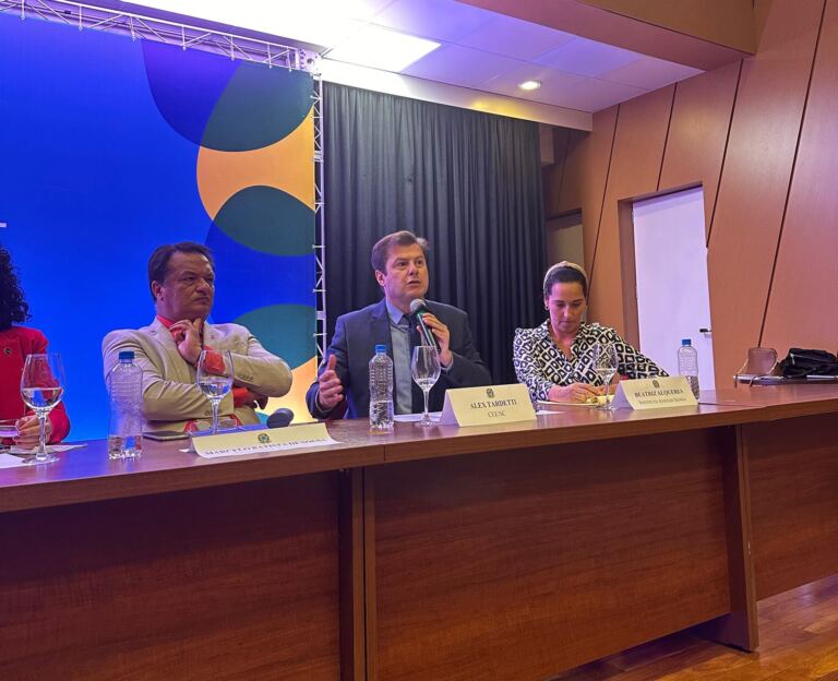 Em reunião do Conselho Nacional de Educação, presidente da Undime-SC debate Ensino Integral